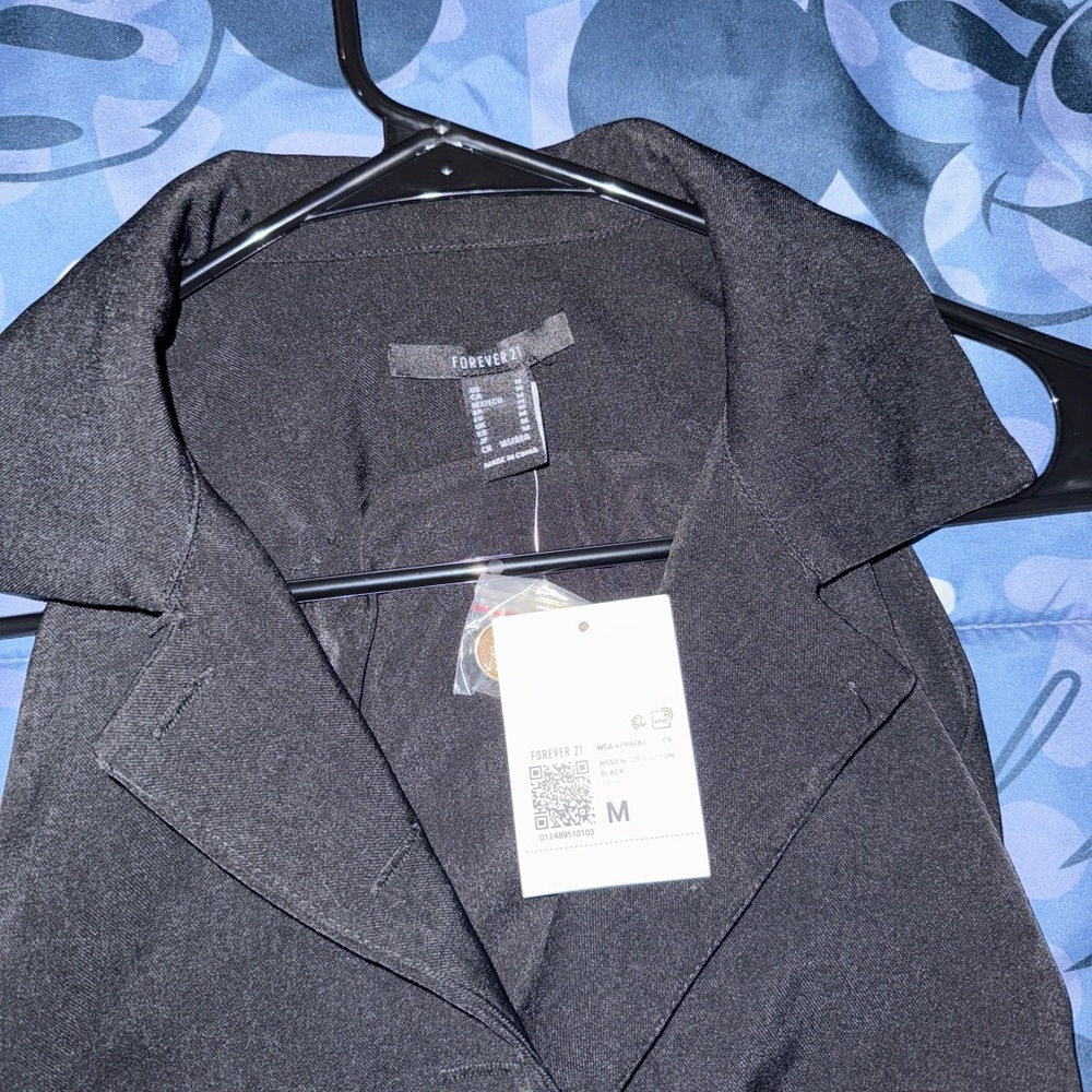 Forever 21 Black Collared Button Down Tank Top Vest Capsule Wardrobe - Picture 4 of 4